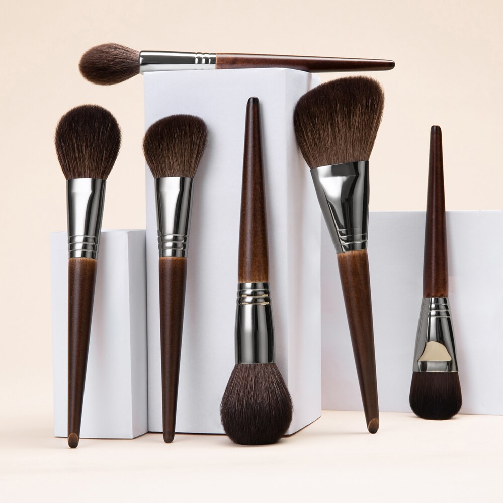 Why Foundation Brushes are a Must-Have in Your Makeup Kit
